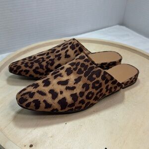 NWOT Banana Republic Flat Mule Cheetah Print Size 6